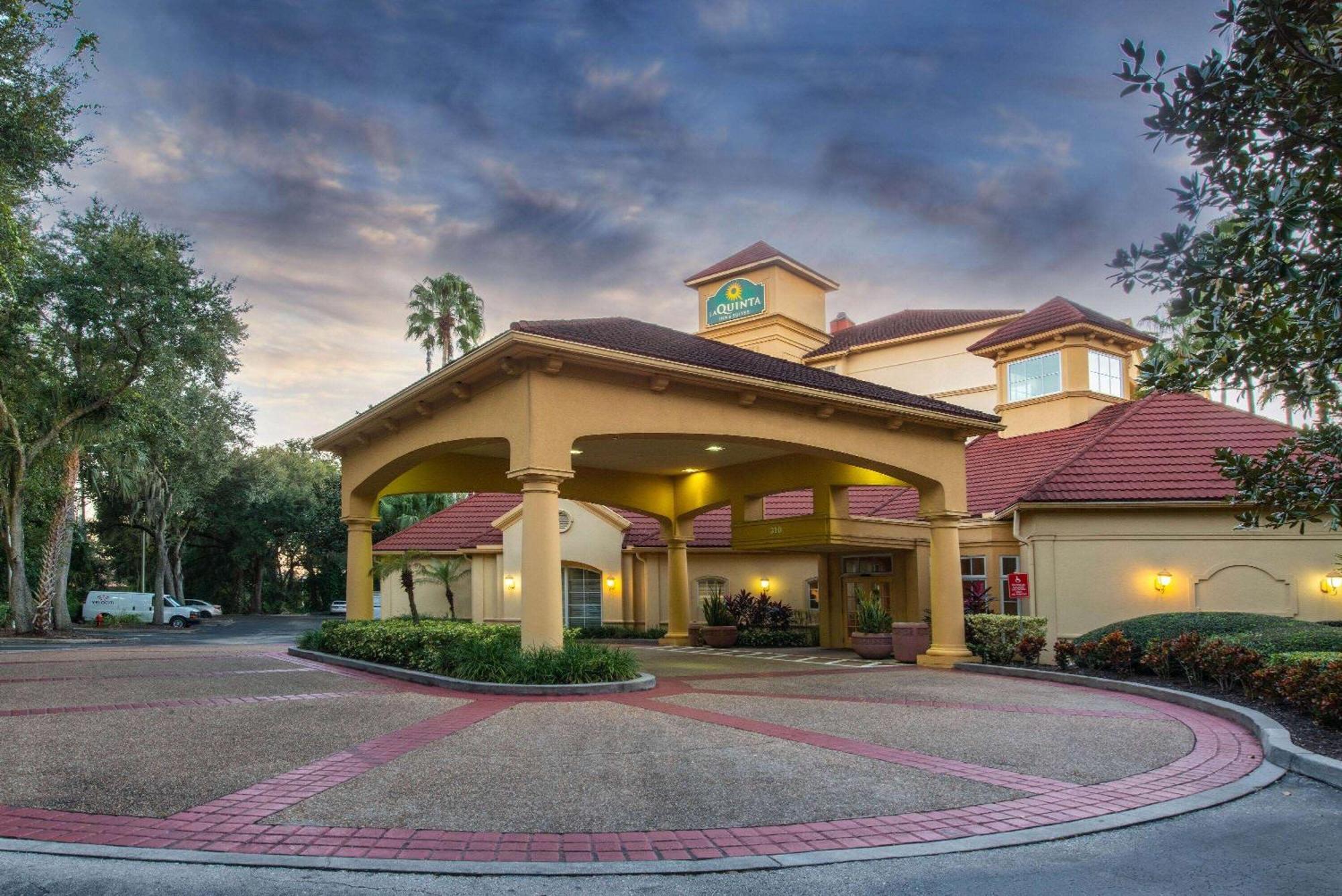 Отель La Quinta By Wyndham Tampa Brandon Regency Park Экстерьер фото